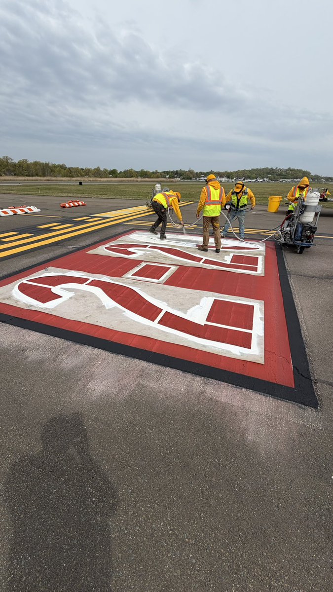 FlyTweed's tweet photo. A little spring refresh! 🎨 ✈️ https://t.co/Fwt5beqMLl
