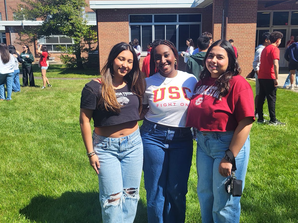 WH_StudentLife's tweet photo. Last Friday was Commitment Day, and the energy was incredible! We are so proud of our seniors as they announce their next chapters. Huge congratulations to the Class of 2026—your hard work has paid off! https://t.co/YbpWkT3Xxn