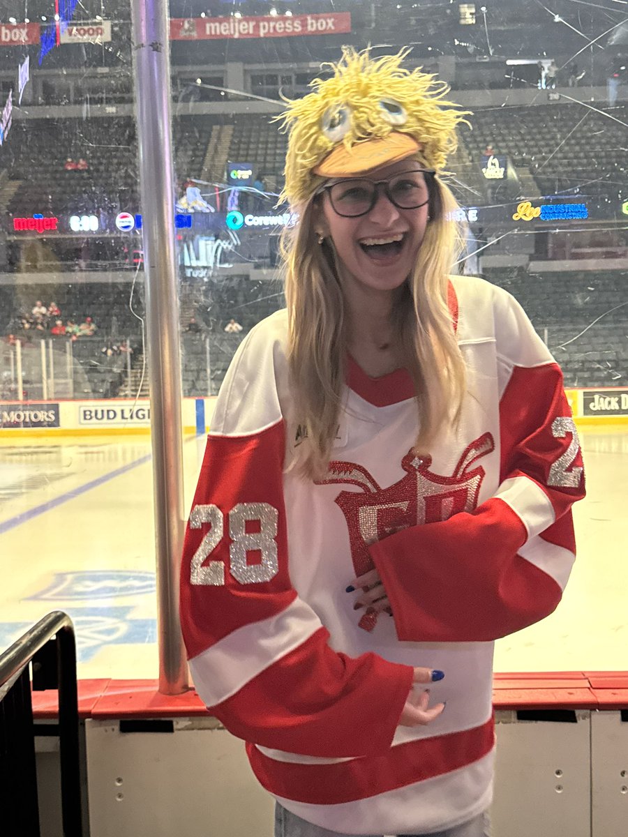 KatieChicken69's tweet photo. Pizazz for Playoffs #GoGRG https://t.co/4XiVrmf7QM
