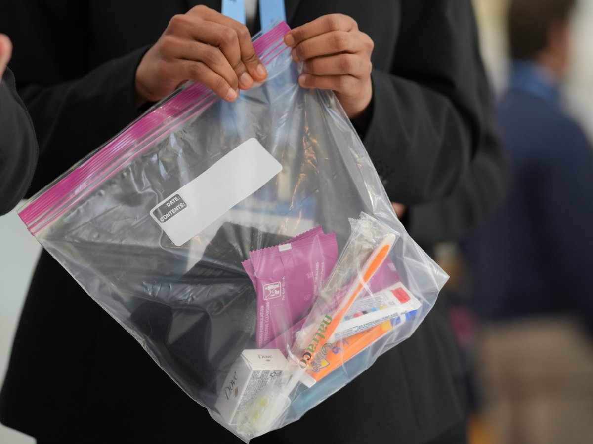 ChubbNA's tweet photo. Thank you to everyone at @RIMSorg #RISKWORLD for giving back through our community service project! Together, we packed 500+ hygiene kits in less than two days for Pathways to Housing PA, which provides stable housing, supportive services, and a caring community. https://t.co/8RObsnkxud