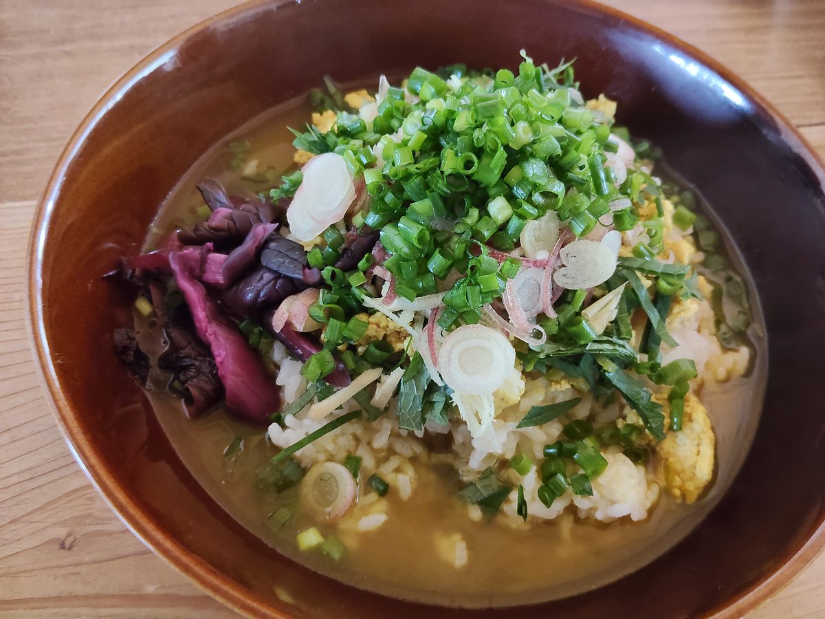 あかりさんレシピでランチ
鶏むねオンリーでもあっさりして美味しかった〜
とにかく薬味たっっぷりが正解◎
紫蘇ミョウガ小ネギ生姜
柴漬けほんとクセになる
最後まで夢中になって食べちゃった
なんて美味しいんでしょう
夏になってミョウガ紫蘇たくさん採れるようになったらまた作ろ〜