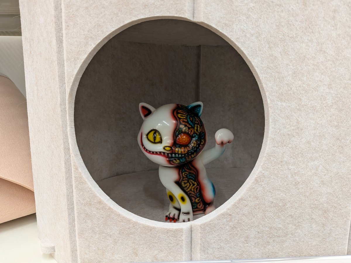 かっこわらい雑貨店 TAMA 目ん玉鷲掴み日焼け　ソフビ スーフェス93 TAMA🐈‍⬛ 福岡sofviQで先行販売した黒タマを、創作ソフビ決起集会