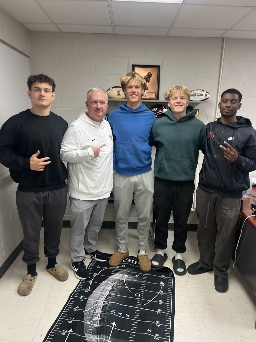 hudsontanem's tweet photo. Thank you @CoachO_UW for coming out and giving us some info about @UWECFootball!! Excited to get on campus and learn more about the program https://t.co/CADPVHyNrR