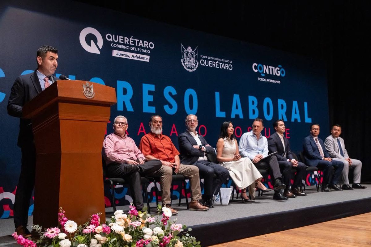 UriChavezz's tweet photo. Gracias a la @StQro por la invitación a “El Trabajo Nos Une”.
El #DiálogoSocial es clave para construir acuerdos y mejores condiciones laborales en Querétaro 🤝
#ElTrabajoNosUne #TrabajoDigno https://t.co/MSMD2bMUT9