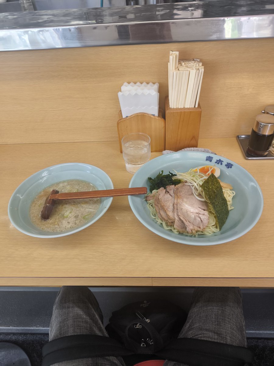 torion075's tweet photo. 今日は越谷のラーメン青木亭 越谷西口駅前店へチャーシューメン中盛+つけ麺変更を青木亭のチャーシューが良く最高に美味しかったです。 https://t.co/MFZfiKcx0K