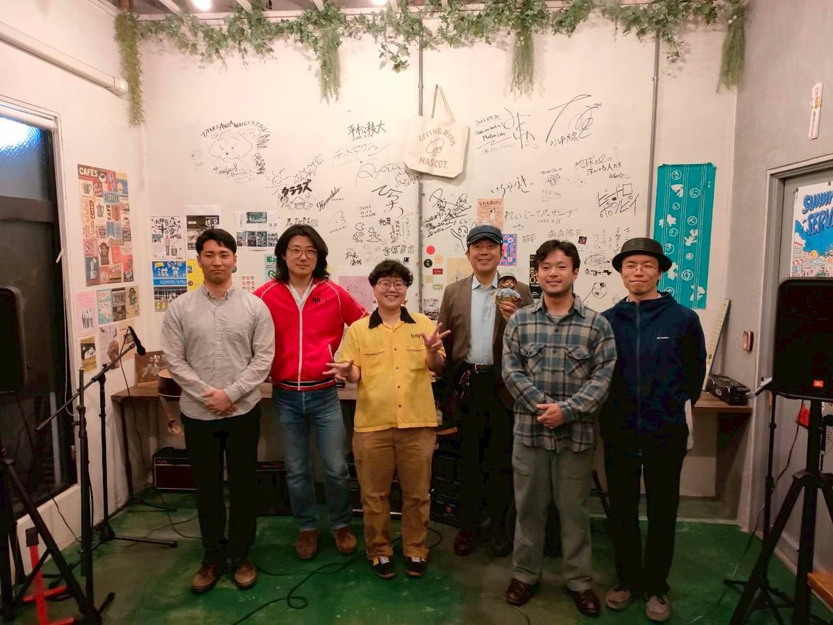 Band_TakeTombo's tweet photo. たけとんぼ、3年ぶりの関西公演
滋賀、京都の2days無事に終わりました！

久々の平松、木村、葛飾編成でした

会場の長浜喫茶プカプカ、京都nanoと
共演のれいじーぴっかーず、地球から2ミリ浮いてる人たち、アフターアワーズ
京都の友人たち
そしてお集まりくださった皆様
ありがとうございました！ https://t.co/3K3Peak4zb