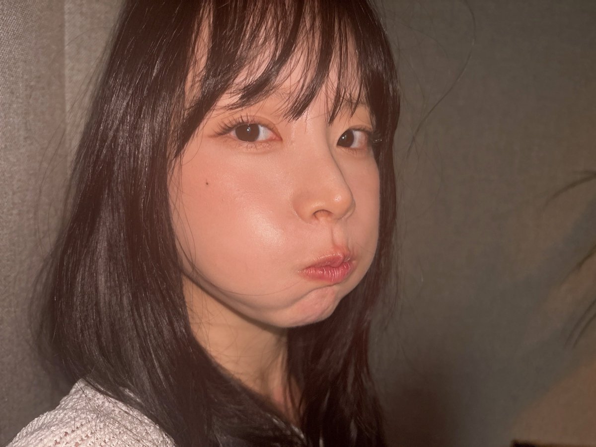 michin_zzung's tweet photo. 최애랑 이루어질 수 없는 사이라는 걸 깨닫는 법 있을까? https://t.co/pkv0b3YE1e