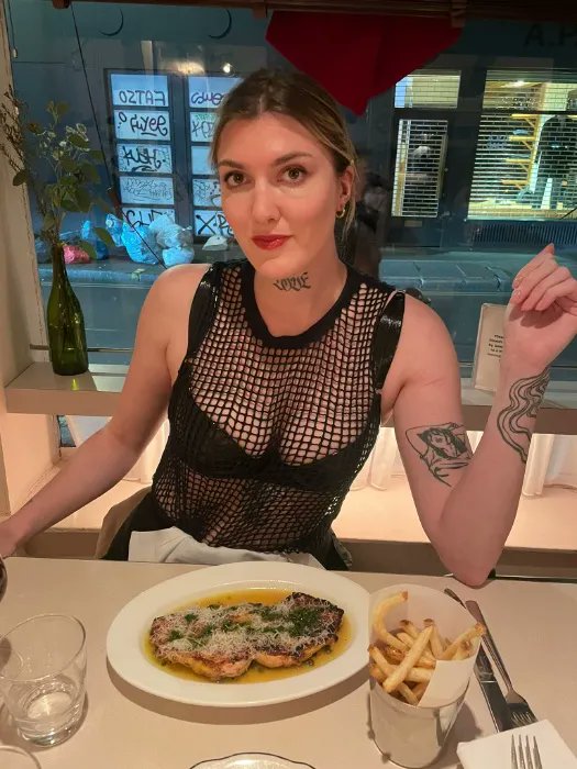 LondonAmazon's tweet photo. I just received Dinner from Anonymous via Throne. Thank you! https://t.co/reUvjaMJlL #Wishlist #throne https://t.co/aSQ3Ir645E