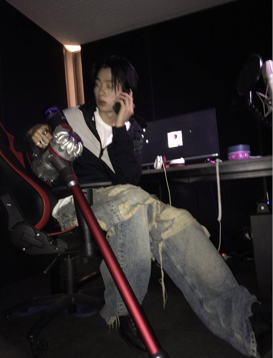 망 tweet media