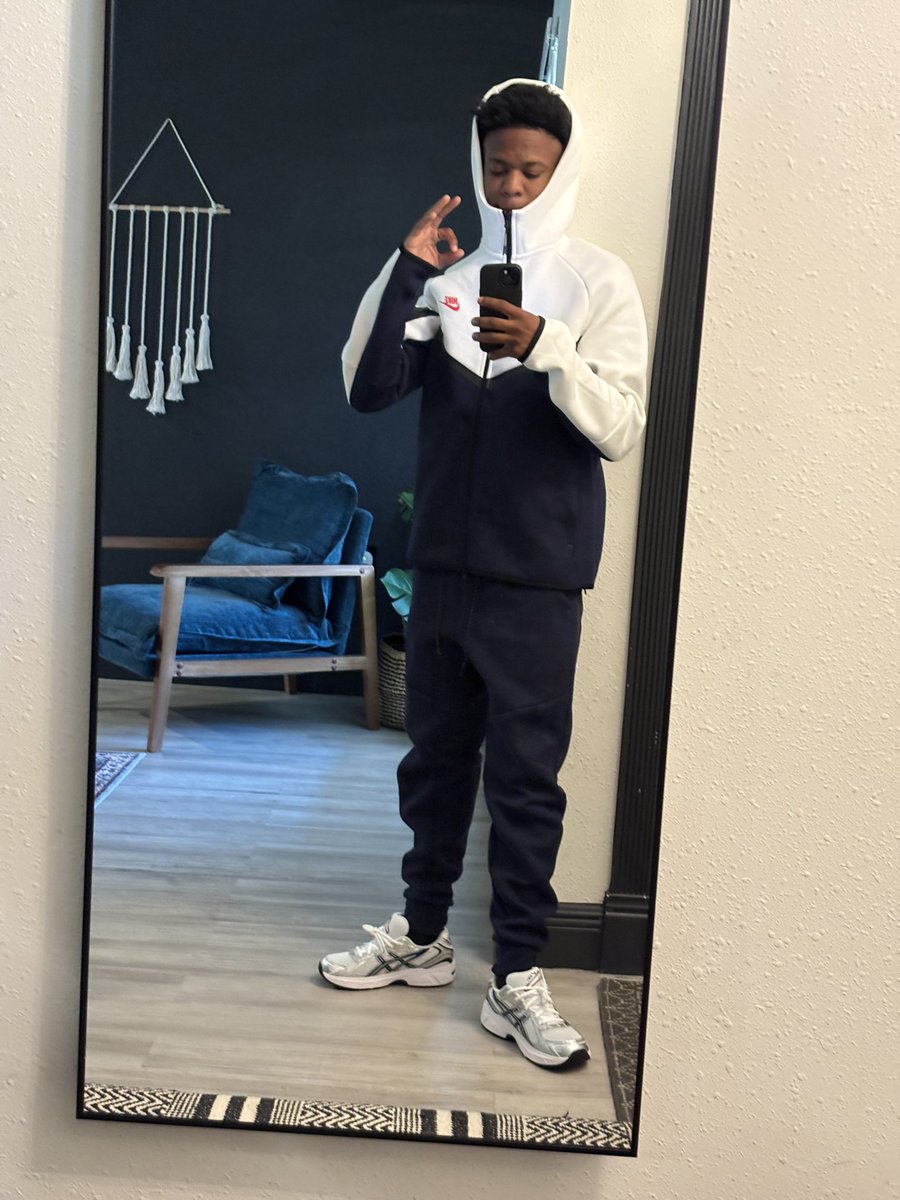 ___lilbj's tweet photo. Yoooo https://t.co/xEsICnL6ys
