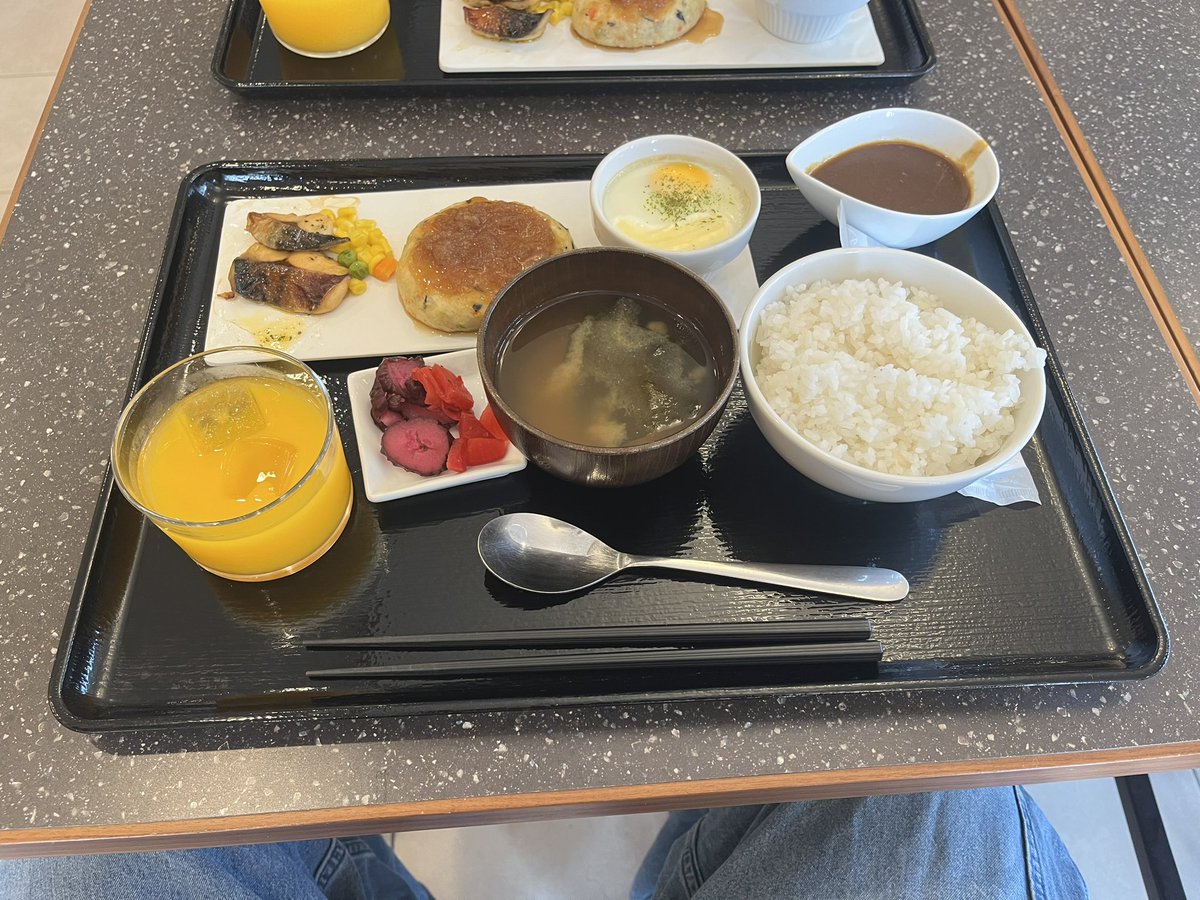 zeusu0322's tweet photo. 朝食美味そー！ https://t.co/jCBCG5ncAy