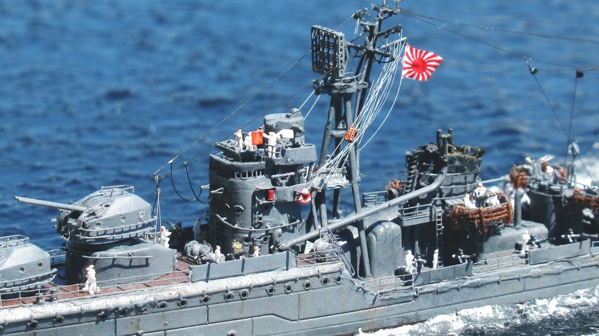 599Kazuno's tweet photo. 先日、空中線と電探の換装などプチリメイクした模型を海面ベースにセットして自然光撮影してみました。

1/700 Scale
日本海軍駆逐艦 秋月 です。
まずは晴天バージョンを。 https://t.co/JriqlCo22K