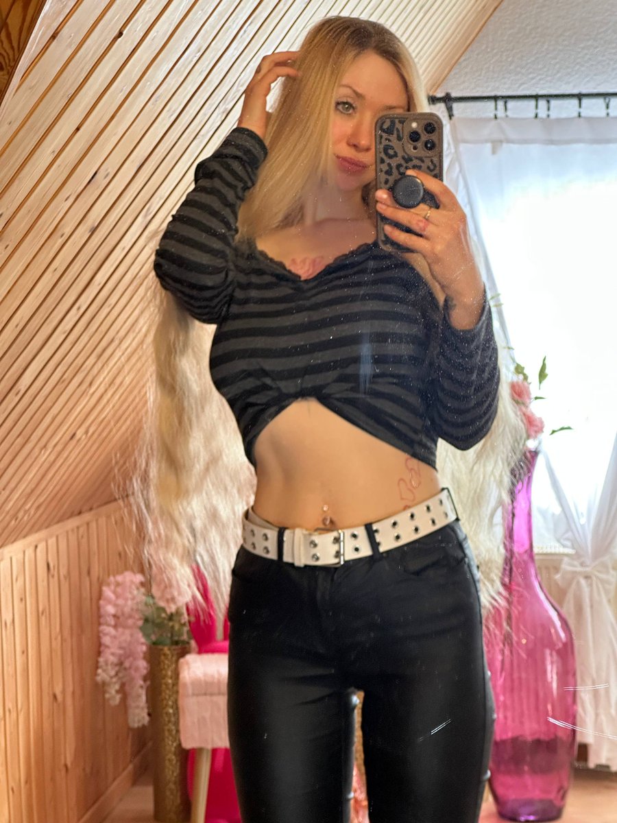 Miss Eli tweet media
