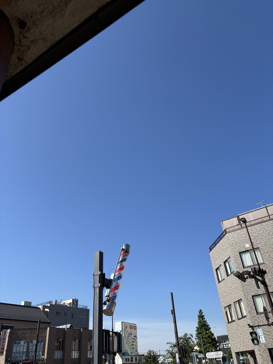 おはようございます☀☀
本日も8:30より営業いたします✂︎
みなさまのご来店をお待ちしてます😄