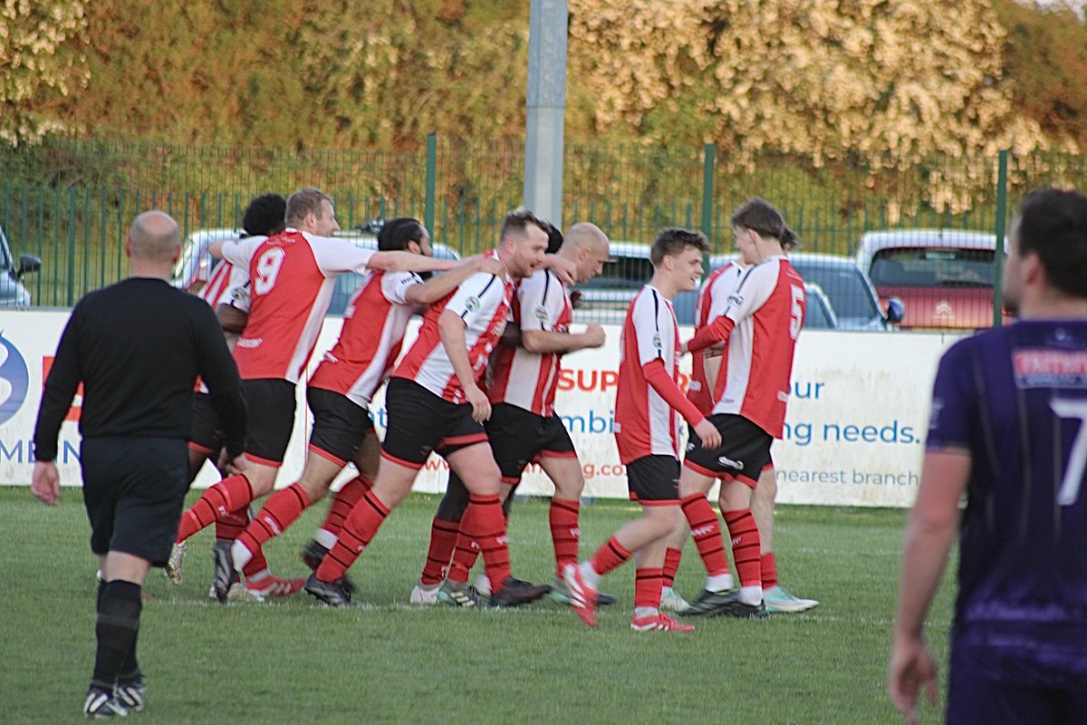 Earlswood Town FC tweet media