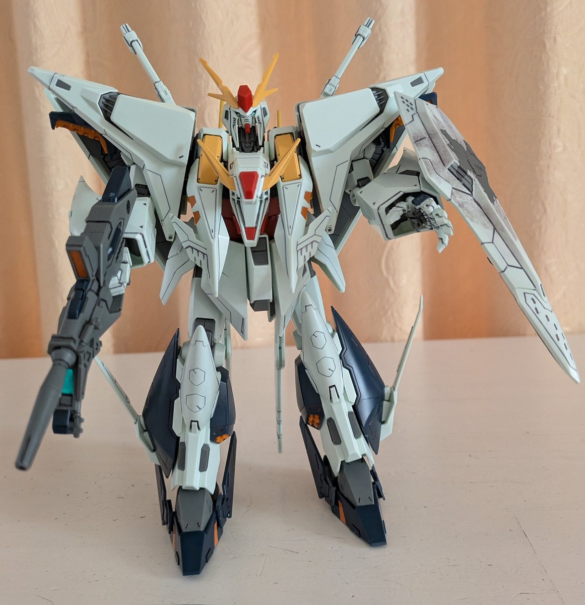 182Skyk's tweet photo. #ガンプラ
#クスィーガンダム
キット単体
キルケーの魔女ラスト版。
このキットでしかできないやつです。
破損シールドはリアルタッチマーカー使いました https://t.co/z5SOmRjHG0