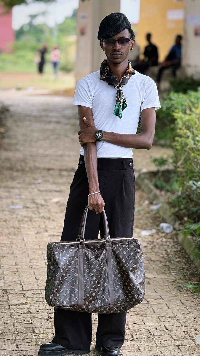 Ayo_matthew23's tweet photo. Searching for ya 👜 https://t.co/xpBwsA8Qu2