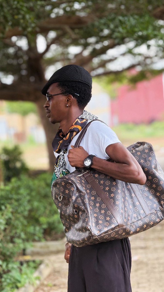 Ayo_matthew23's tweet photo. Searching for ya 👜 https://t.co/xpBwsA8Qu2