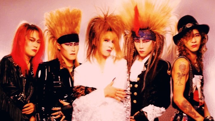 smappa_kuri_rui's tweet photo. X、DEAD END、L'Arc～en～Ciel、黒夢の全組に同時に影響を与えたグループって洋楽でも思いつかない
ガスタンクは偉大だ！ https://t.co/S3xE16wZad