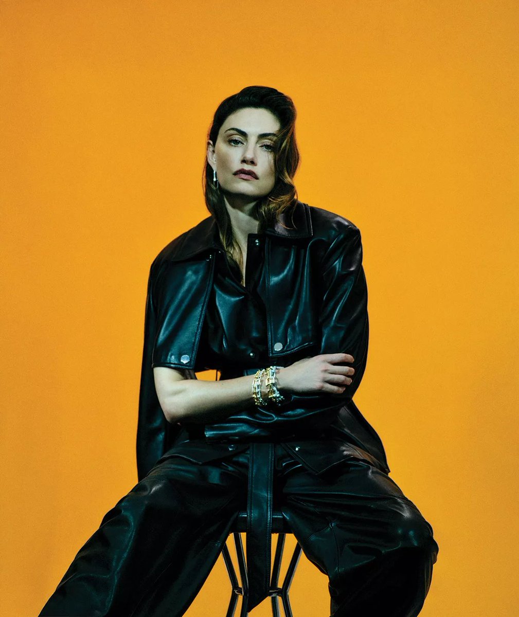 tonkinnation's tweet photo. Phoebe Tonkin fotografada por Glynis Traill-Nash para a edição de maio da revista Harper's Bazaar Austrália. https://t.co/1hyfLqp4S2