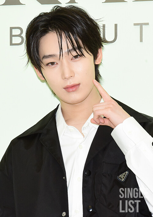 엔하이픈 선우, 성한빈·해찬 제치고 '6월 생일 아이돌' 정상

#엔하이픈 #ENHYPEN 
<a href="/ENHYPEN_members/">ENHYPEN</a>
#김선우 #SUNOO
#엔하이픈_선우 #선우 
#유픽 #UPICK
⬇관련기사⬇ 
slist.kr/news/articleVi…