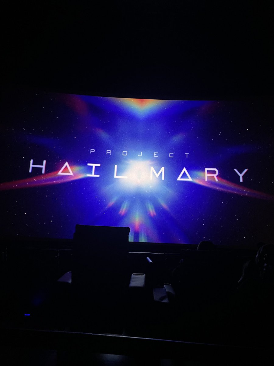 narliebirds's tweet photo. when ur matinee gets out at 4:20 and the 4:15 PHM is 3 blocks away so u make it juuuust as previews end #iamsonormal https://t.co/f7zrv1DrpJ