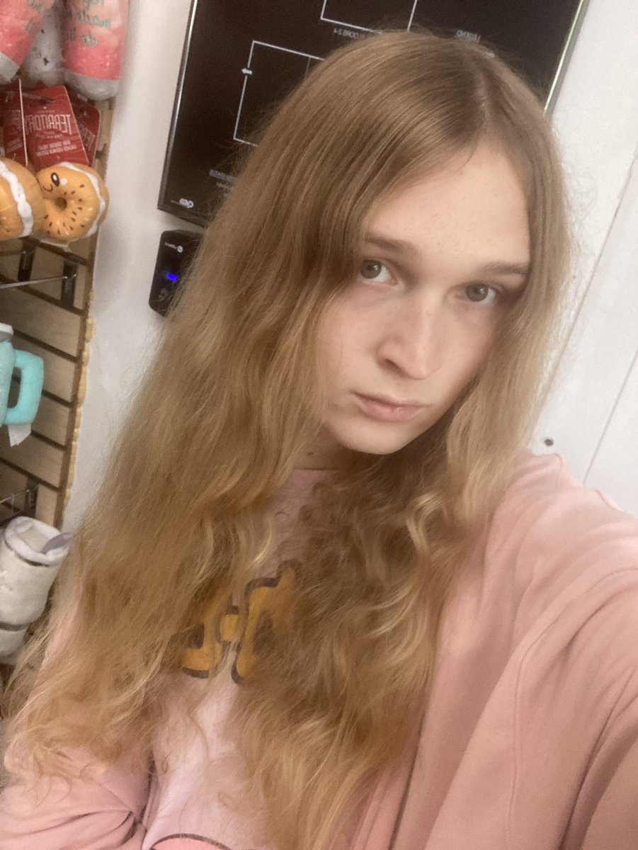 Ellie (silly) 🩷🏳️‍⚧️🩷 tweet media