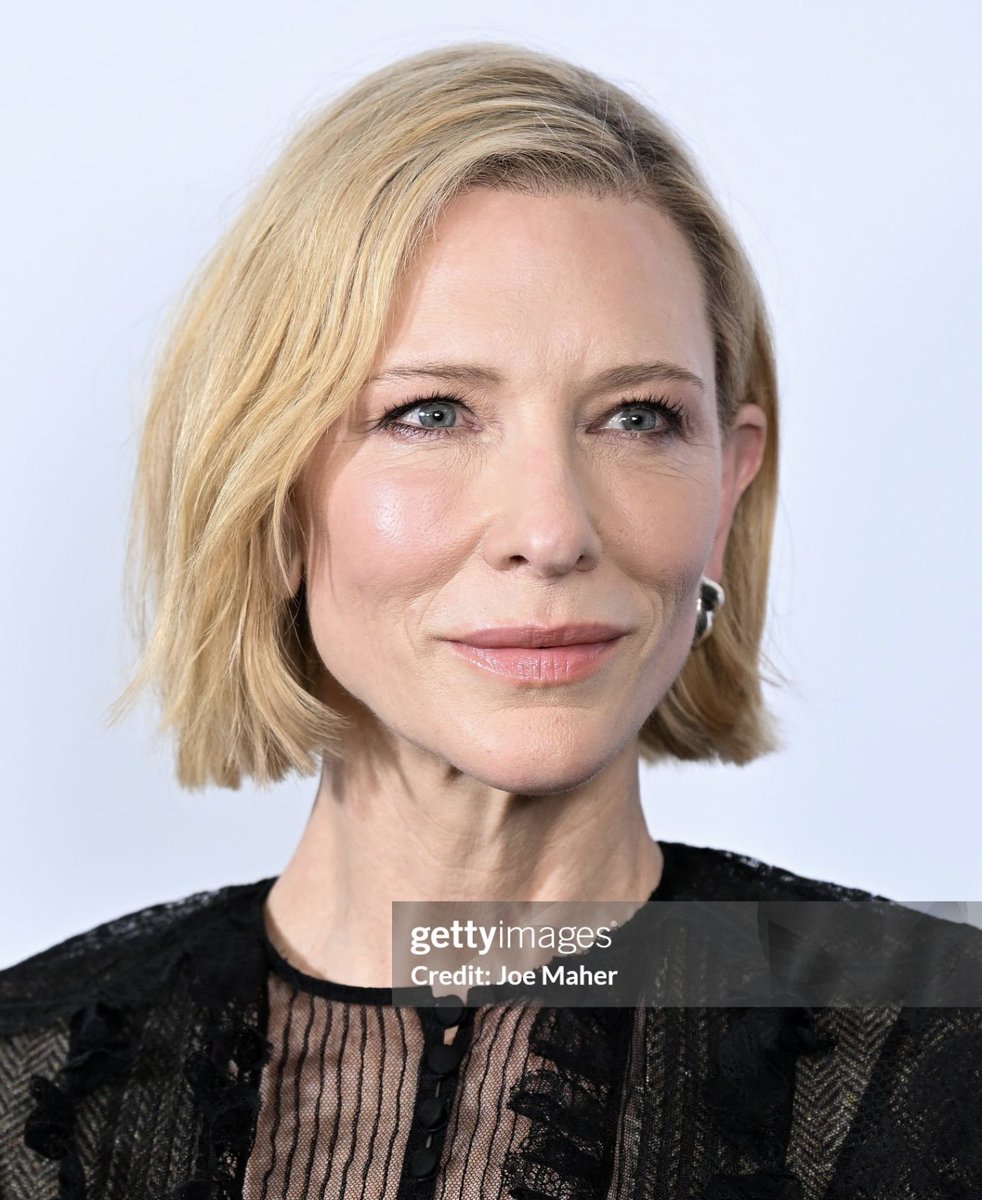 carolsstann's tweet photo. how does she get hotter everytime we see her ??! https://t.co/dCPJutNg7R