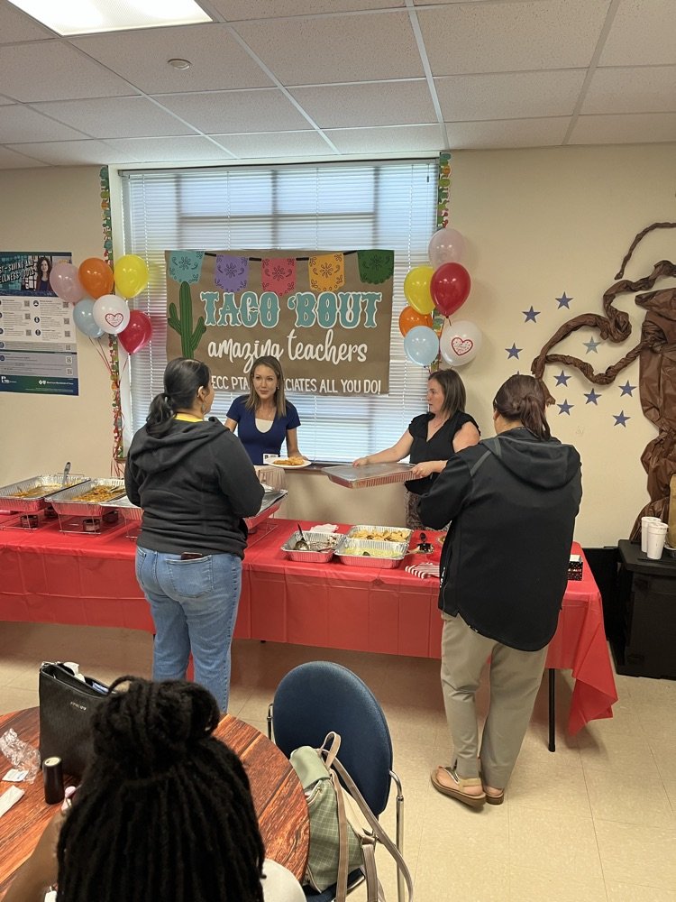 RoyalEarly's tweet photo. A big thank you to our amazing PTA for the delicious lunch from Ernesto’s Mexican Restaurant! We also appreciate Mrs. Pope and Mrs. Hartman for taking the time to serve our teachers and staff—your kindness means so much! 🤗❤️💙🌶️🌮 #PTA #SuccessStartsHereAtRECC #WeAreRoyal https://t.co/NP4XpxuT2w