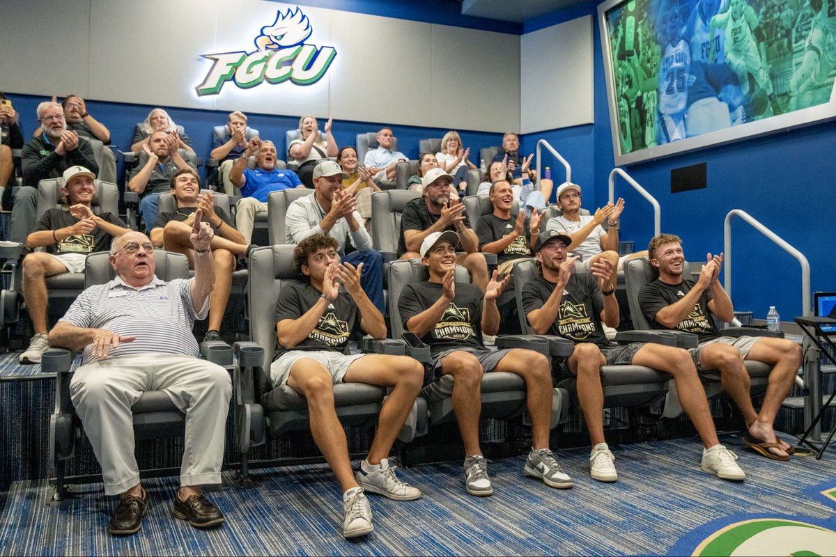 FGCU_MGolf's tweet photo. Great day to be an Eagle! 🦅

Thank you to Royal Scoop Estero for sponsoring today's watch party!

#WingsUp https://t.co/GKYtrDU6uH