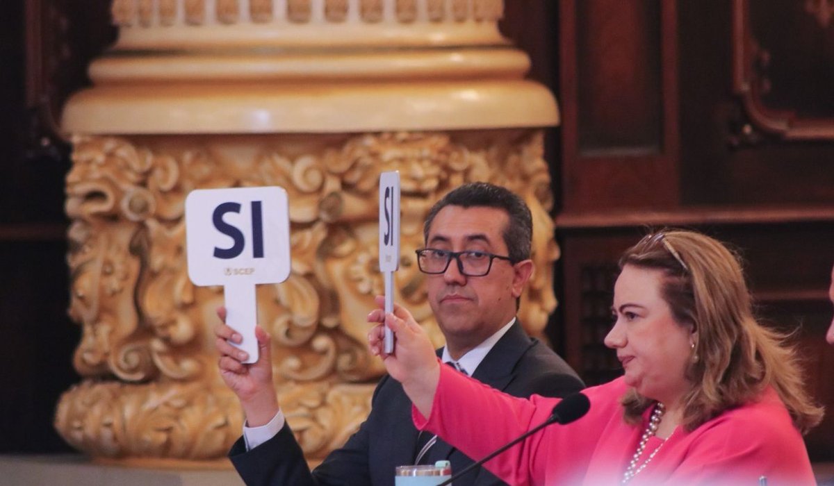 DiariodeCA's tweet photo. #EnElPaísDCA | Durante la segunda reunión ordinaria del #Conadur, el ministro de Finanzas Públicas, @jmenkos, presentó la propuesta preliminar de inversión para los Consejos de Desarrollo en 2027, la cual contempla más de Q4.4 mil millones destinados a la ejecución de 2 mil 587 obras en todo el país.
✍️🏻 Redacción Web
📷 @MinfinGT
