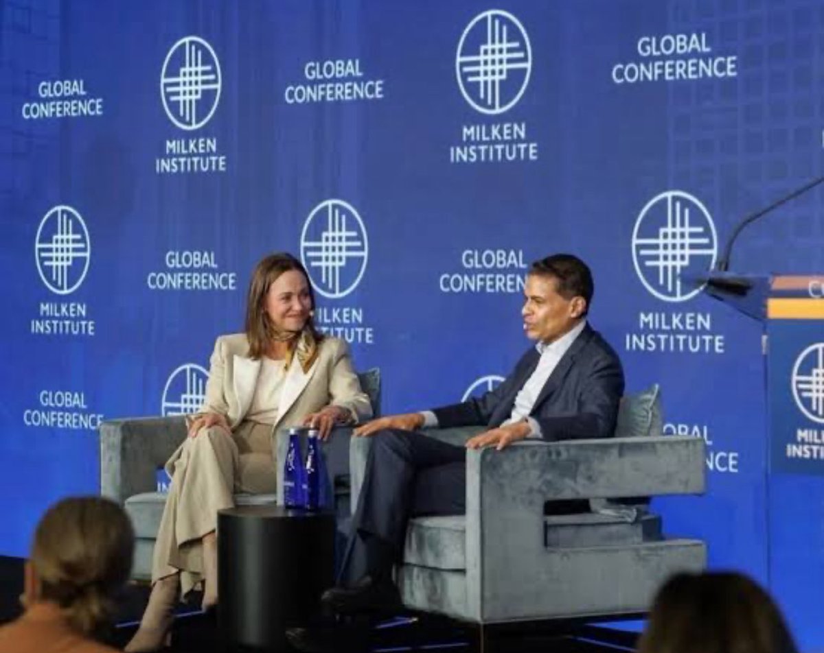 MacaSuarezVE's tweet photo. María Corina asistió hace dos días a la Conferencia Global 2026 del Milken Institute, uno de los grandes espacios de lobby globalista y corporativo. Compartió circuito con Bill y Hillary Clinton y Jill Biden. Después dicen que no está alineada con esas élites.
@realDonaldTrump https://t.co/QInsuoWIBA