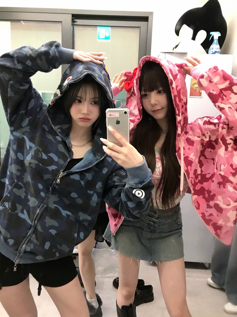 📸 | #PIC • Atualização da Mayu com a Hyerin no Cosmos Room 

#정헤린 #JeongHyeRin #트리플에스 #tripleS #SUN