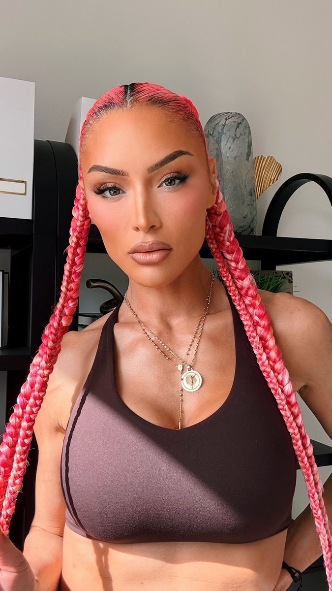 natalieevamarie's tweet photo. Product deets for this makeup look 💋 all products linked on my LTK💗

https://t.co/RNZoHgCvzl https://t.co/k8jmxWGwk8