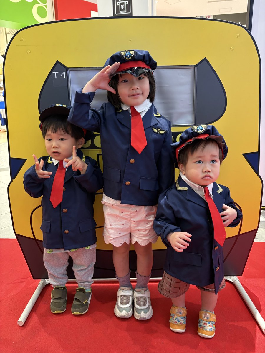 rh_yza's tweet photo. おはようございます♪

ちびっ子達は元気です🥰 https://t.co/xcodHXFjri