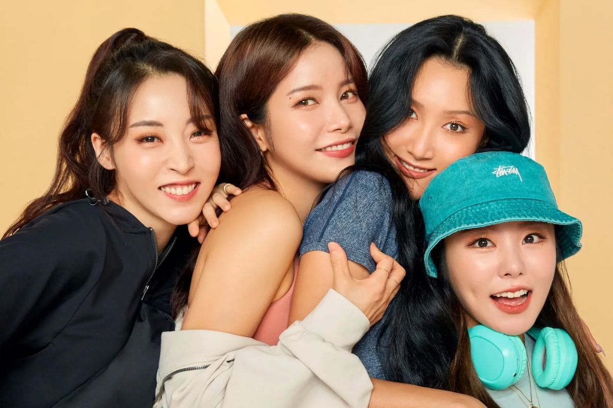 🎤✨ ¡El regreso que todos esperaban!

La agrupación surcoreana MAMAMOO desató la emoción entre sus fans al revelar el primer teaser de su comeback como cuarteto, marcando el inicio de una nueva etapa musical. 💥

El adelanto, publicado el 7 de mayo a la medianoche (hora de Corea