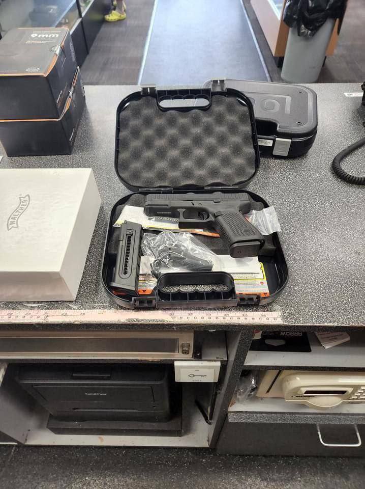 Tacticaldeals's tweet photo. Glock 44 

22lr brand new 

Price $500

It comes with an extra mag and 20 rounds ammo 

Tap In to have your order placed https://t.co/nUAOxLjb8e
