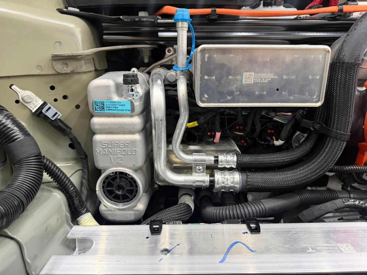 BlinkDrive_'s tweet photo. @Tesla Model Y L come with supermanifold V2 same as Tesla Cybertruck #thailand https://t.co/V2QCIoKTAN