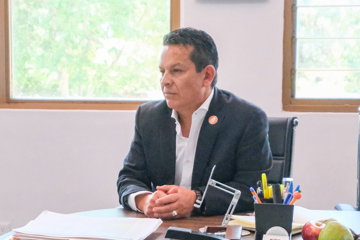 AlbertoEsquerG's tweet photo. Hoy me reuní con mi amigo @Fortegajalisco, Director del CODE Jalisco, para revisar la estrategia que llevará la activación física y el alto rendimiento a cada municipio de nuestro estado.  

Tal como lo ha indicado el gobernador @PabloLemusN, nuestra meta es que el deporte no se quede solo en la ciudad, sino que llegue a todos los rincones de Jalisco.

Estamos recuperando espacios públicos y brindando a nuestras niñas, niños y jóvenes la oportunidad de cumplir sus sueños.