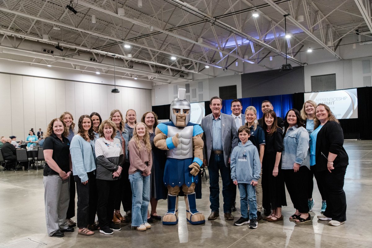 sdgoed's tweet photo. Last week’s Liberty & Labor Apprenticeship Summit was a great opportunity to highlight the strong apprenticeship work happening across the state and how it supports employer needs and strengthens South Dakota’s workforce. Thank you to the Department of Labor and Regulation (@SouthDakotaDLR) for hosting a great event that brought partners together!