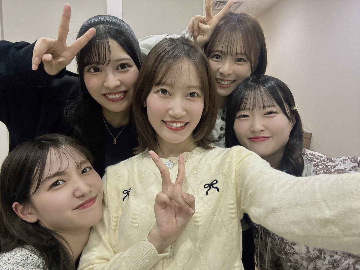 なるたおちゃんねるさんに
出演させていただきました✨

マレーシアお土産話たくさん！
みんなでひたすらおしゃべり止まらなくて
楽しかったです！

素敵な企画と編集ありがとうございます😭✨

▶︎youtu.be/rUo_Xalg8sc?si…
