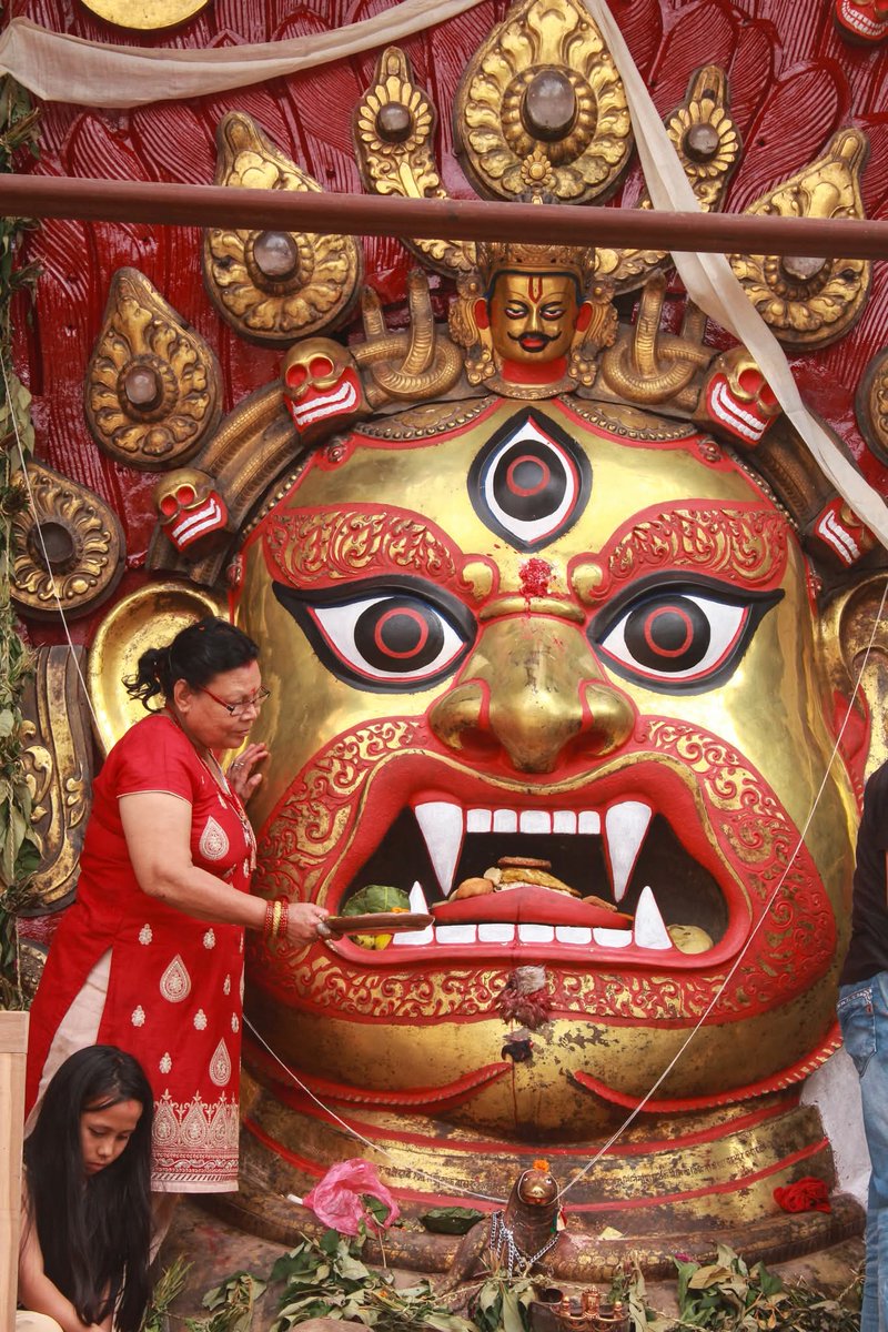 Huaca de los Reyes.
Trujillo. Perú.
Bhairava, Nepal.

Gustavo Travaglini