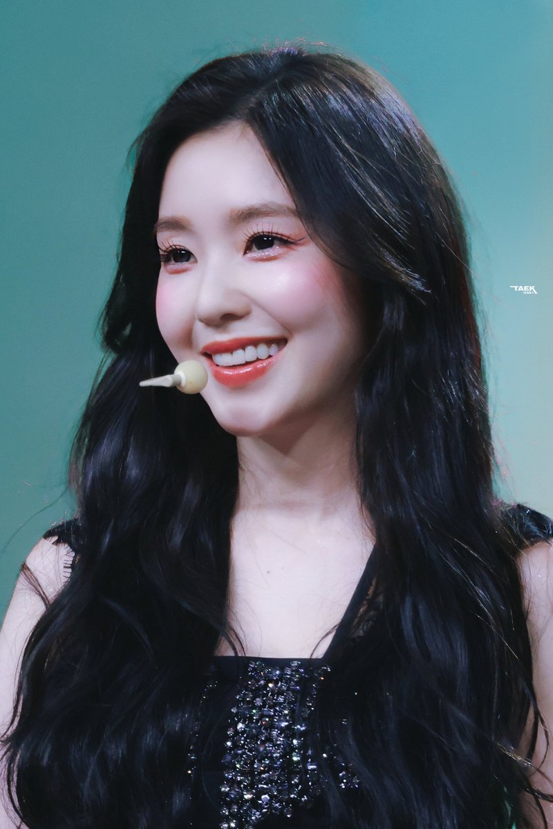 Taek0321's tweet photo. 260426 WIEA Macau
#아이린 #IRENE https://t.co/dL9KblwYje