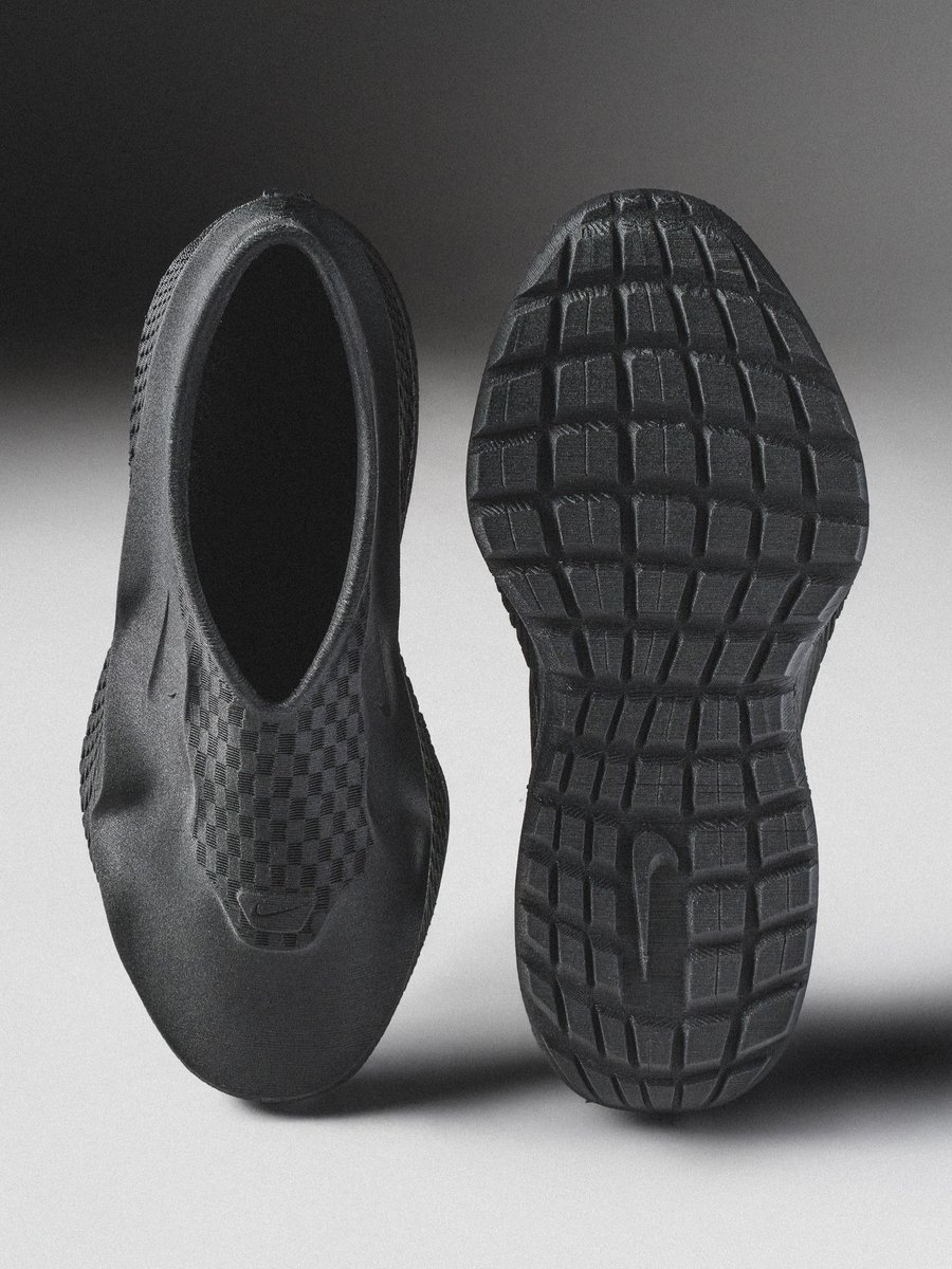 JustFreshKicks's tweet photo. Anyone copping tomorrow? 🖤 https://t.co/LlsNSIp4xJ