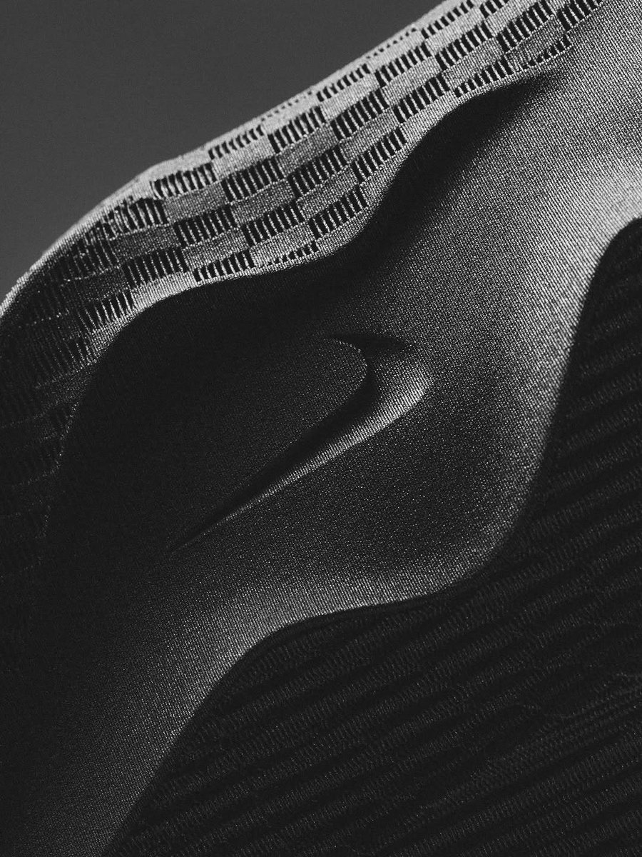 JustFreshKicks tweet media