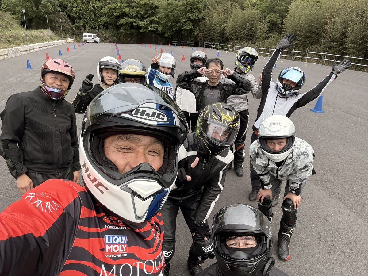 Pylon_SF's tweet photo. シン・パイロン運動会
〜教習所で伝えきれなかったこと〜

昨日の無事終了しました♪ 
怪しい天気☁️でしたが結局終日ドライで良い練習ができたと思います！

参加の皆さんお疲れ様でした♪

次回は5月18日(月)・6月1日(月)
土日開催は6月7日(日)の開催です。

https://t.co/SMXLnzX3zX https://t.co/DTPrDOa3Sk