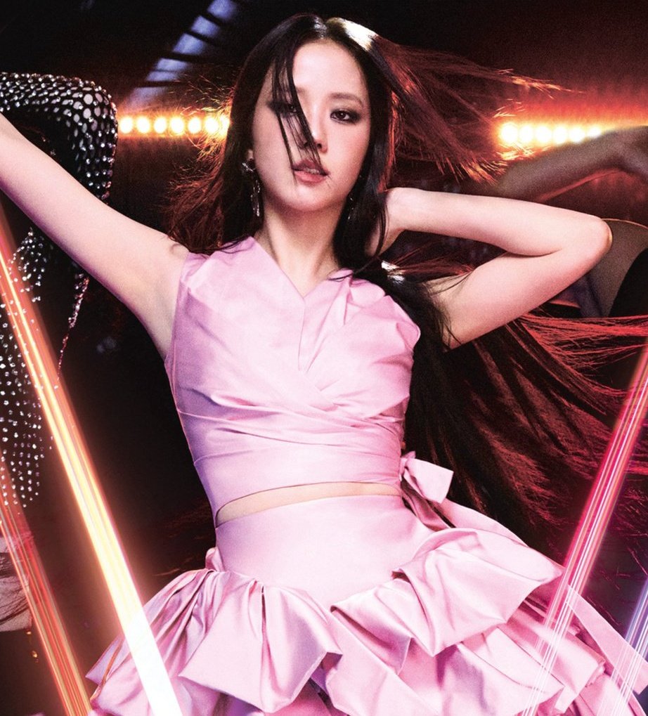 Q:You carry lots of expectations from fans and the industry. What helps you stay steady in moments that feel overwhelming?

JISOO: Of course, receiving so much attention and expectation can sometimes feel like pressure. But I try not to worry about it too much and remind myself