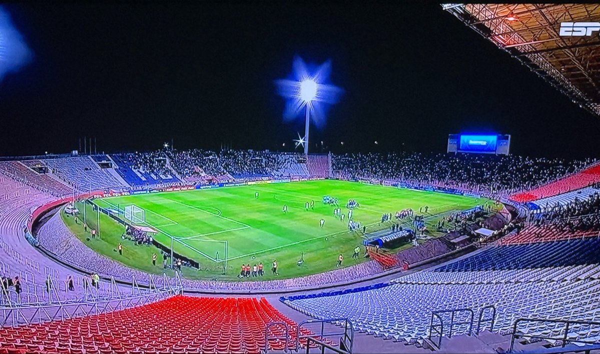 Contra un histórico Brasilero punteros en todo los frentes, por libertadores, con precios cuidados, con las multas pagas, no pasan las 10 mil personas. Es tristísimo