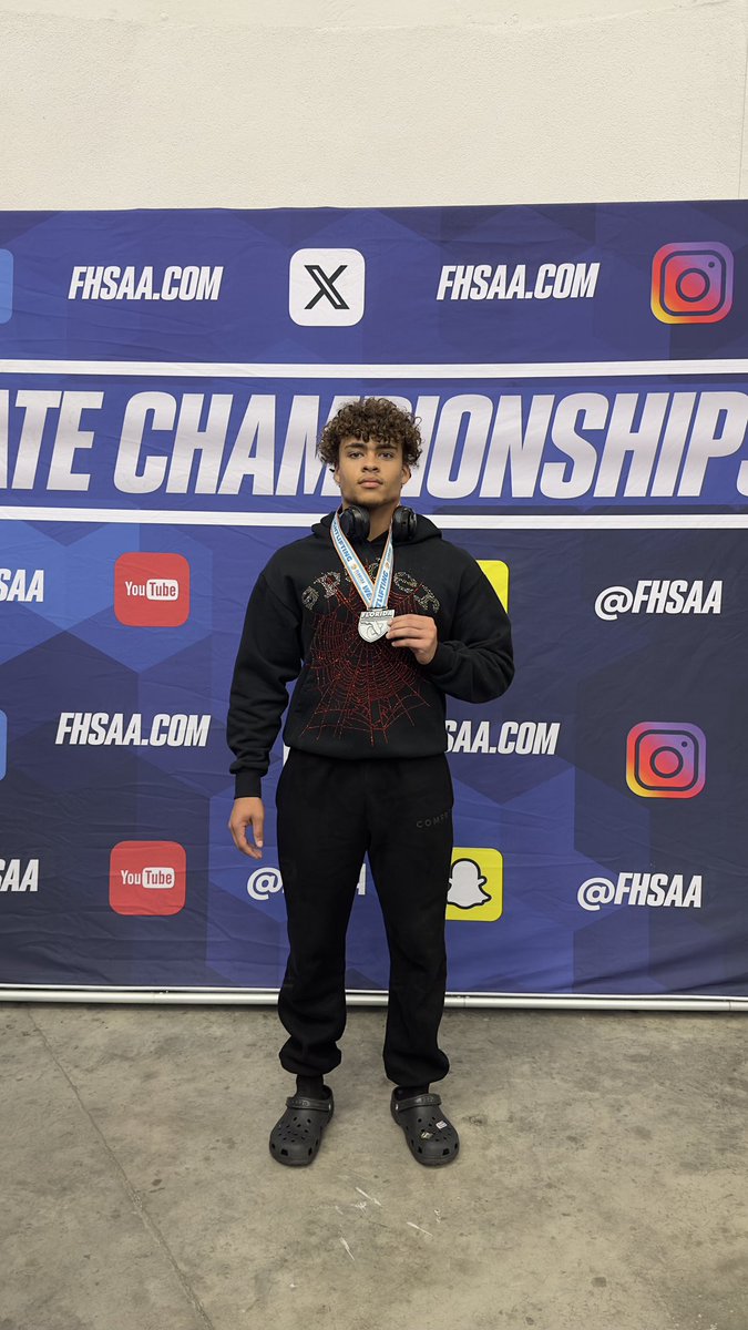 coachmicahjd's tweet photo. Great showing at the FHSAA State Weightlifting meet by the Hornet Football @HornetFB_1MOORE players resulting in a 5th place finish in Olympic for (JR) Kai K and (SO) Elijah "Tank" B @66p1ayz for setting a BMC WL meet bench press record of 375lbs #1MOORE🐝✝️ #LIFTWEIGHTS⚠️⚠️ https://t.co/yLUmSJuR5x