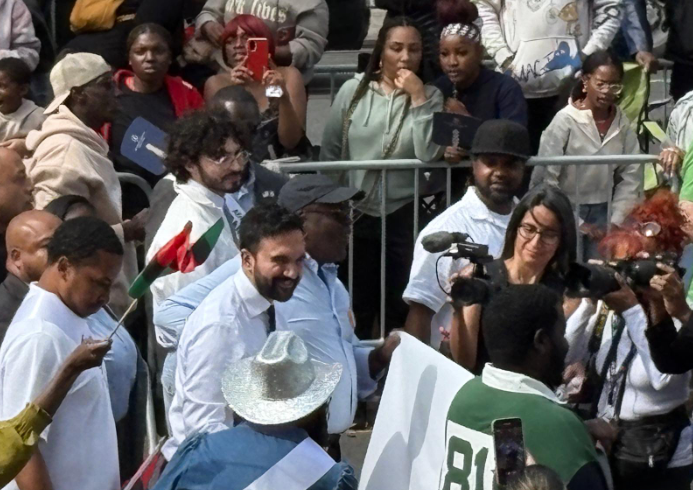 PAAMA_USA's tweet photo. #PAAMA represented at the Harlem Day Parade in New York https://t.co/E7g8GgszYc